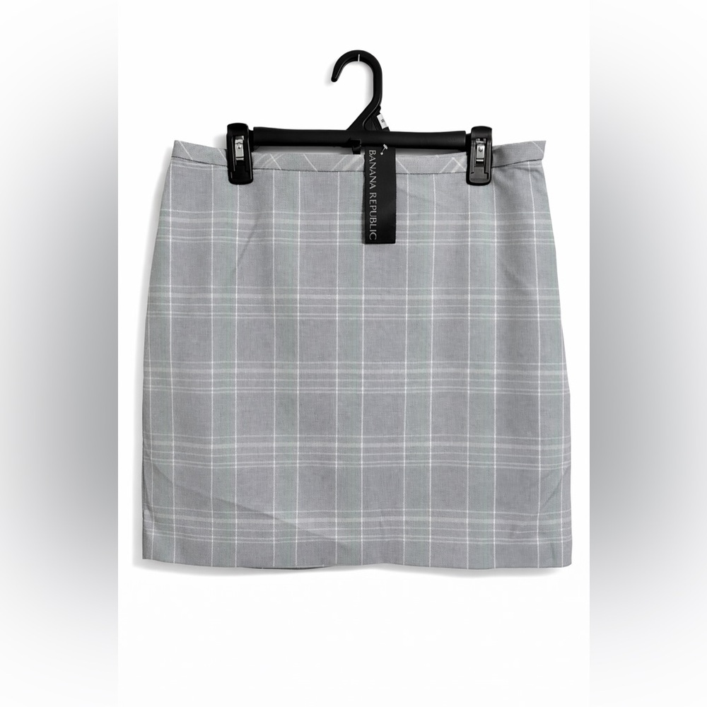 Banana Republic Light Gray Plaid skirt